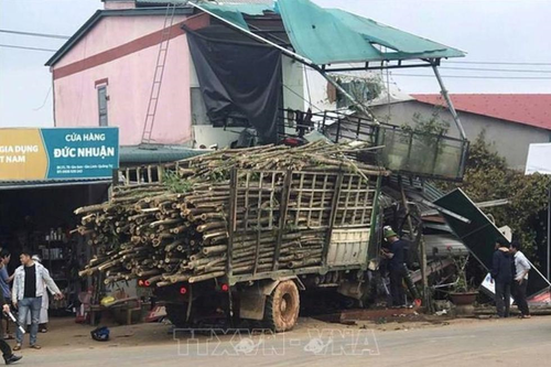 Tai nạn giao thông khiến 1 người chết, 3 người bị thương