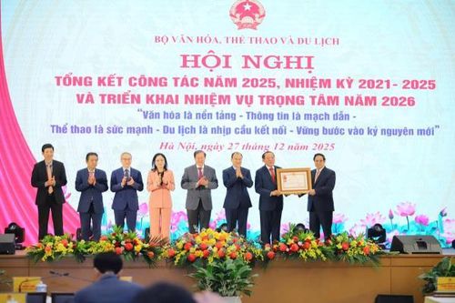 Bộ Văn hóa, Thể thao& Du lịch đón nhận Huân chương Lao động hạng Ba