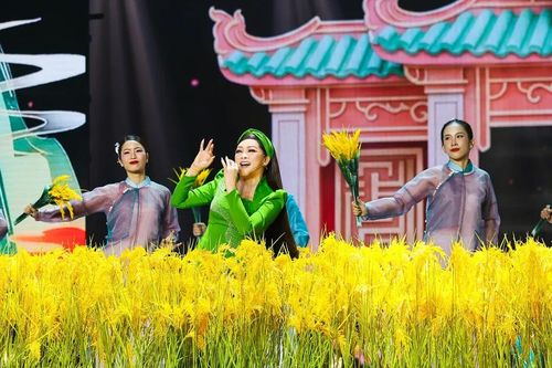 'Hương sắc giai nhân' của Như Quỳnh đậm chất văn hóa Việt