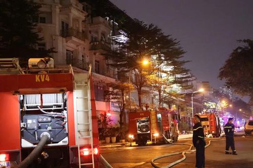Hà Nội: Nhanh chóng dập tắt đám cháy ở khu biệt thự liền kề