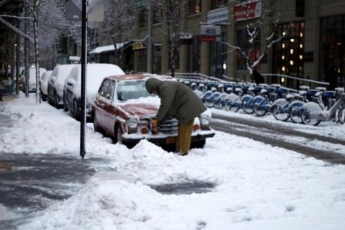 Bão tuyết phủ trắng New York, giới chức cảnh báo nguy cơ giao thông