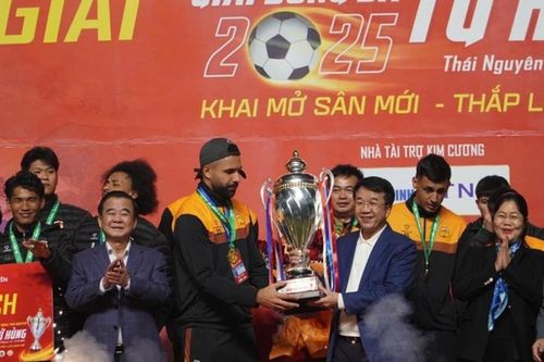 HAGL vô địch giải Tứ hùng 2025 sau trận derby Thủ đô kịch tính