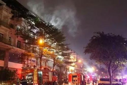Cháy lớn ở khu đô thị phố Lê Trọng Tấn, Hà Nội