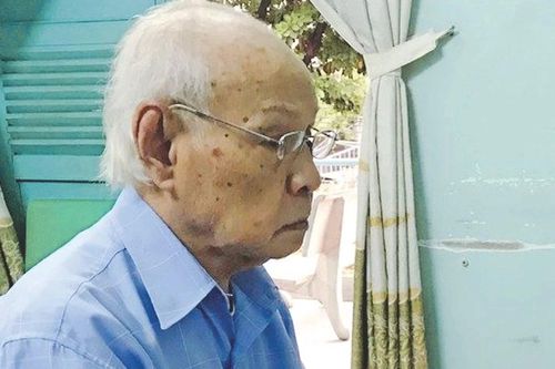 'Vàm Cỏ Đông' bên bờ sông Hồng
