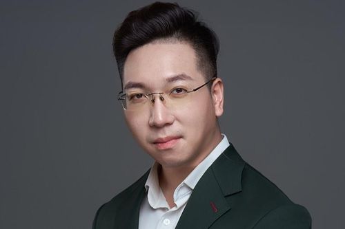 BTV tự học đạt IELTS 8.5, là gương mặt gây chú ý trên sóng VTV