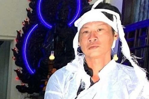 Con trai Thương Tín nghẹn ngào trong lễ cầu siêu: Cha tôi sống đời đầy biến động