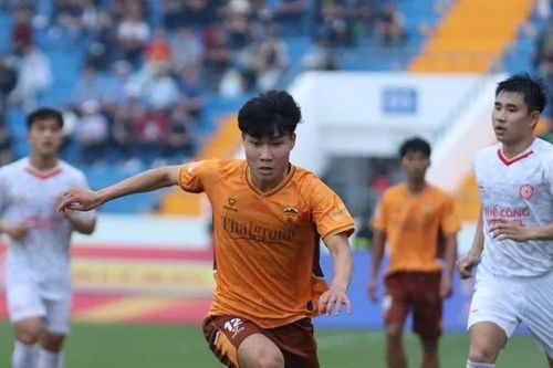 HAGL vô địch giải Tứ hùng; Ronaldo tiếp tục chinh phục hàng loạt cột mốc không tưởng