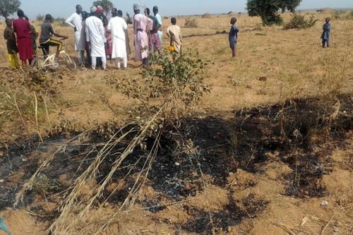 Dân làng ở Nigeria hoang mang sau khi Mỹ không kích khủng bố IS
