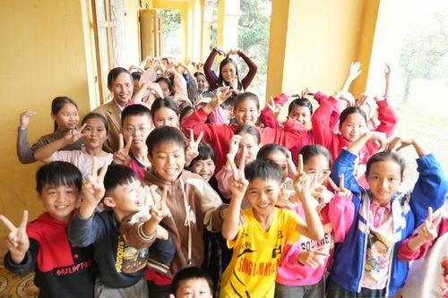 Việc làm đặc biệt của các cựu giáo viên dành cho học trò khó khăn ở xứ Nghệ