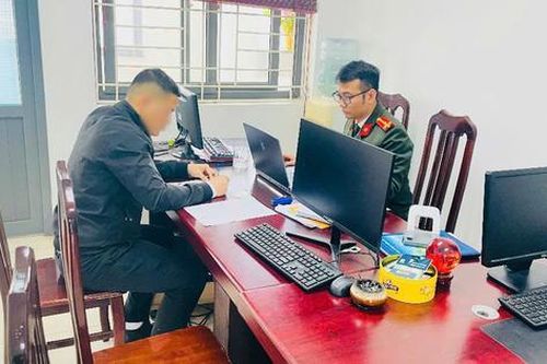 Bịa chuyện 'cô gái mang nhiều tiền, run rẩy khi gặp công an', người đàn ông bị xử phạt