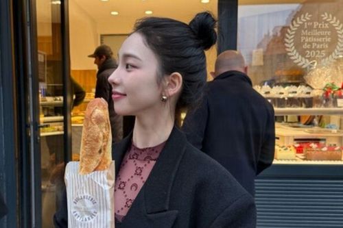 Ảnh đời thường của Karina (aespa) gây sốt