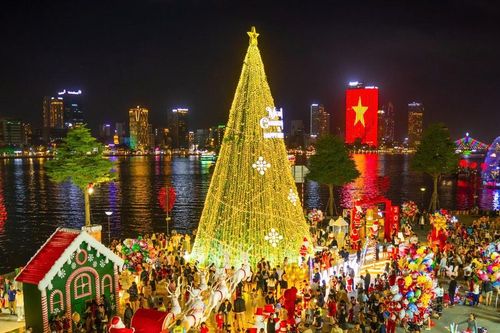 Thành phố mở lòng đón năm mới
