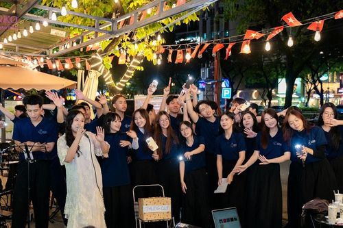 Khi tiếng hát hóa thành yêu thương