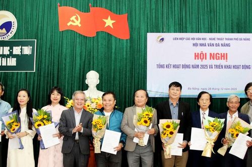 Hội Nhà văn thành phố kết nạp 8 hội viên mới