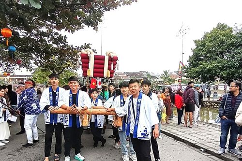 Ấn tượng lễ rước kiệu Futon Daiko tại giao lưu văn hóa Hội An - Nhật Bản
