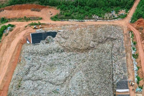 Bãi chôn lấp rác ở Bồng Sơn quá tải, nguy cơ gây ô nhiễm môi trường