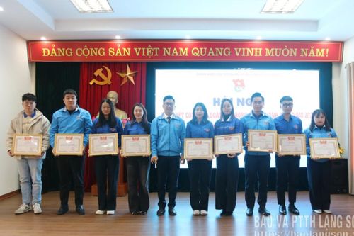 Phát huy phẩm chất tốt đẹp của thế hệ trẻ
