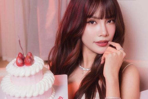 Lê Hoàng Phương đón tuổi 30 với diện mạo quyến rũ