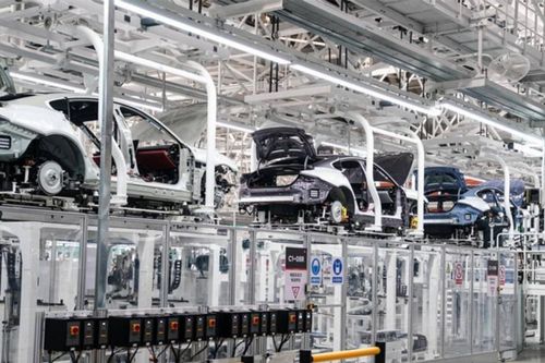 Ngành ô tô Trung Quốc 2025: Tỷ suất lợi nhuận chạm đáy, 70% xe bán lỗ