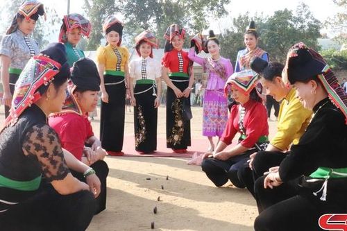 Trò chơi dân tộc gắn kết cộng đồng