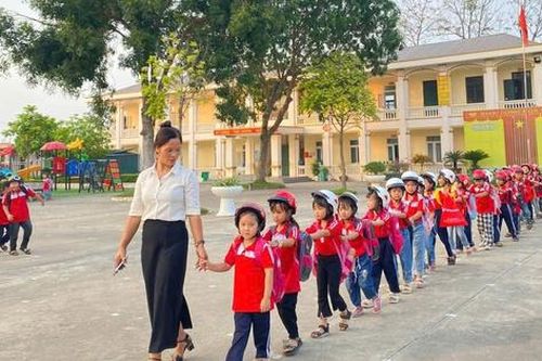 Xây dựng văn hóa giao thông từ nhà trường