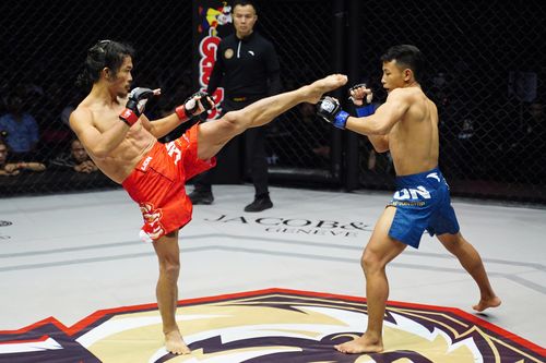Tung đòn bất ngờ hạ gục đối thủ, lão tướng MMA hành động thượng võ đáng nể phục