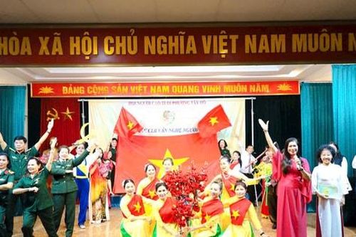 Tây Hồ: Lan tỏa tinh thần 'Mừng Đảng, mừng Xuân' từ phong trào văn nghệ người cao tuổi