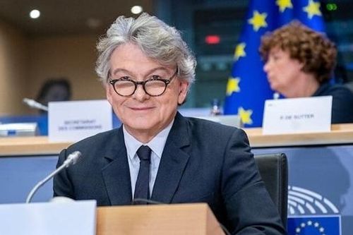 Rạn nứt quan hệ Mỹ - EU quanh lệnh cấm thị thực