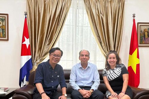 Ra mắt phim tài liệu 'Cuba và Việt Nam: Anh em bằng sự lựa chọn'