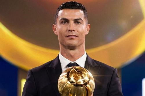Ronaldo hoàn tất hat-trick giải thưởng