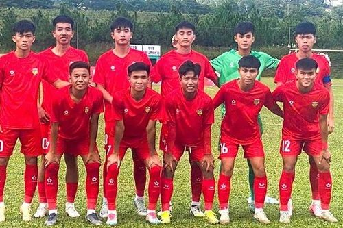 HLV U19 Hà Tĩnh bị cấm 6 trận vì xâm phạm thân thể trọng tài