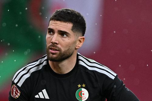 Khi Algeria có một Zidane đứng sau hàng thủ