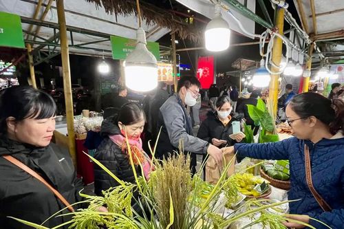 Hà Nội: nhân rộng những 'Phiên chợ xanh', mang nông sản sạch đến với mọi nhà