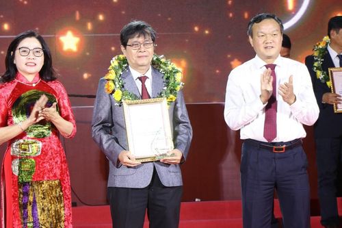 Trao Giải thưởng Văn học - Nghệ thuật Chư Yang Sin giai đoạn 2020-2025
