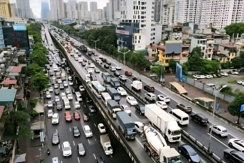 Hà Nội thí điểm điều chỉnh tổ chức giao thông đối với xe ô-tô vận tải hàng hóa hơn 10 tấn