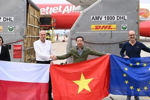 Ba Lan viện trợ cho Việt Nam 7 tấn hàng hỗ trợ khắc phục hậu quả bão lụt