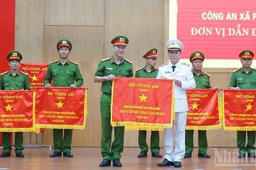 Phát huy tinh thần Lá cờ đầu trong phong trào thi đua Vì an ninh Tổ quốc