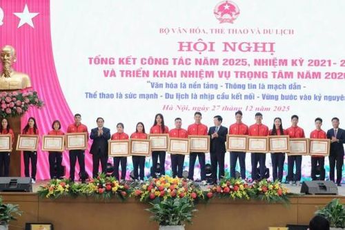Thủ tướng Phạm Minh Chính tặng Bằng khen cho 300 VĐV, HLV