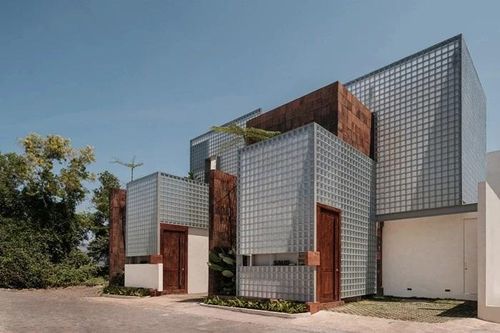 Khám phá biệt thự độc đáo với mặt tiền gạch kính