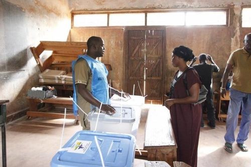 CH Trung Phi bước tới 'cột mốc lịch sử', Guinea tiến đến điểm then chốt trong tiến trình chuyển tiếp