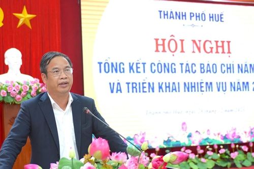 Báo chí không chỉ phản ánh mà cần thúc đẩy phát triển