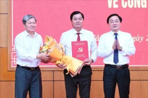 Công bố quyết định của Ban Bí thư Trung ương Đảng về công tác cán bộ