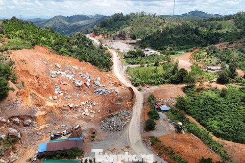 Cảnh cáo nhà thầu thi công quốc lộ 28B kiểu 'rùa bò'