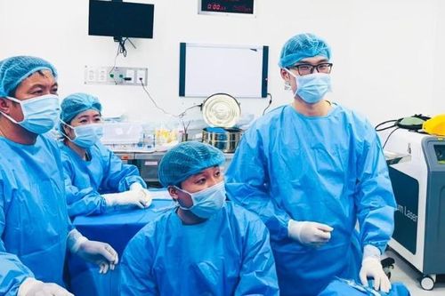 Bác sĩ tá hỏa phát hiện lượng sỏi không đếm xuể trong thận của người phụ nữ