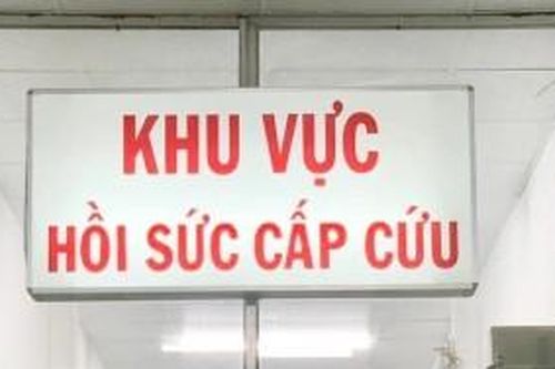 Người đàn ông phải đi cấp cứu khi dọn nhà, đốt sofa cũ
