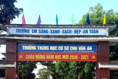 Tạm đình chỉ thầy giáo bị tố 'đụng chạm vùng nhạy cảm' của nữ sinh lớp 8