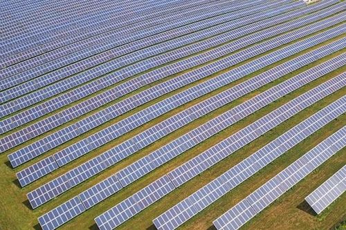 Xem xét ngừng hỗ trợ giá ưu đãi, đưa điện mặt trời quy mô lớn vào giám sát chặt