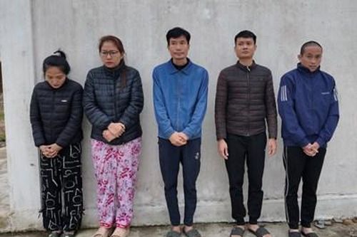 Triệt xóa đường dây buôn bán thuốc lá giả mạo thương hiệu Việt Nam