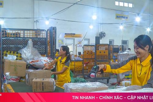 Ngành chuyển phát hoạt động hết công suất những ngày cuối năm
