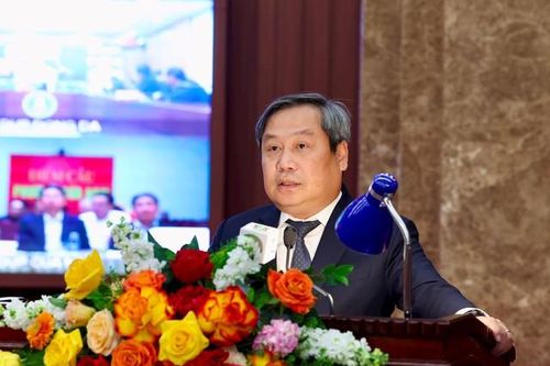 Chủ tịch Hà Nội: Cần xây dựng đội ngũ cán bộ 'vừa hồng vừa chuyên'